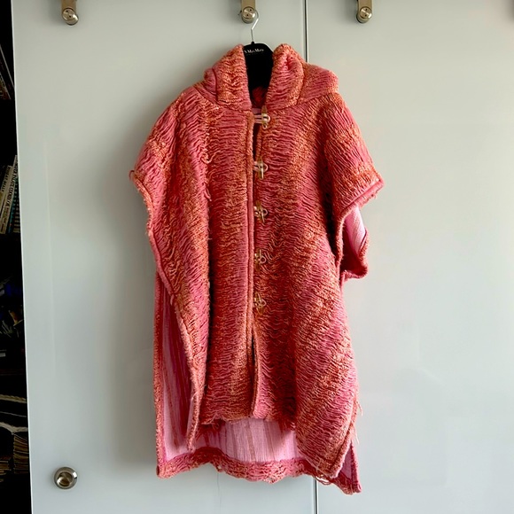 Beautiful custom poncho designed by Chicago designer Ann Everett - Picture 1 of 7